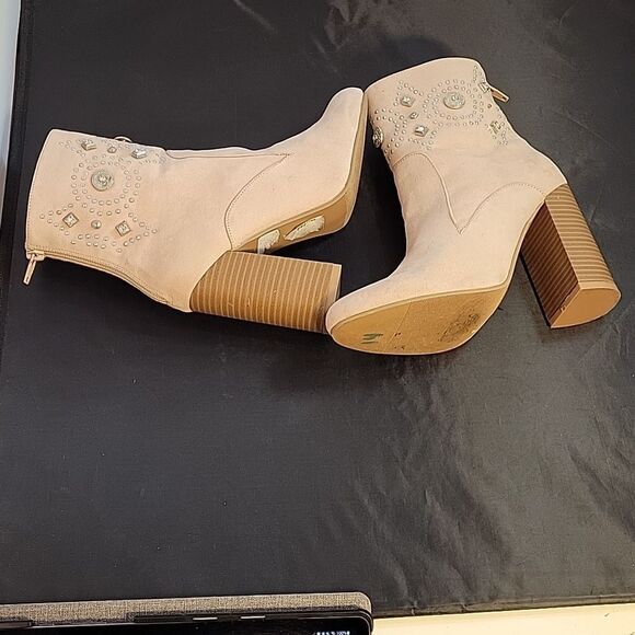 FOREVER 21 WOMEN"S FAUX SUEDE HEELED ANKLE BOOTS - Picture 11 of 11